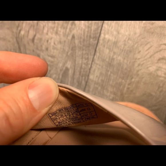 Ugg Jane Patent Leather Slide Sandals 9 - Picture 8 of 9